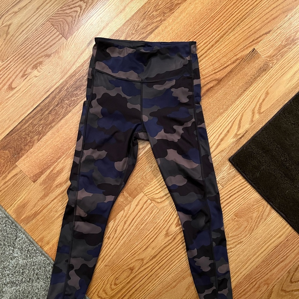Athleta Camo 3/4 Leggings